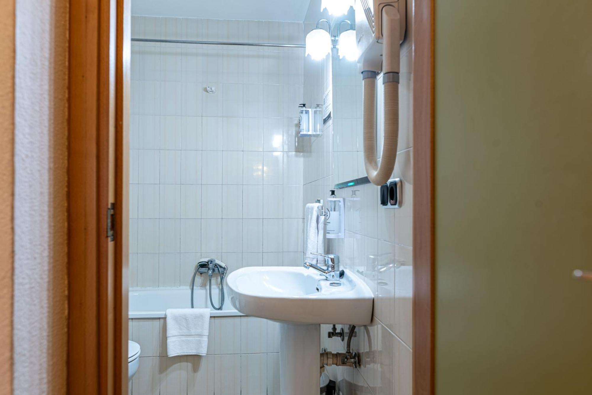 Hotel Alda ギフエロ エクステリア 写真